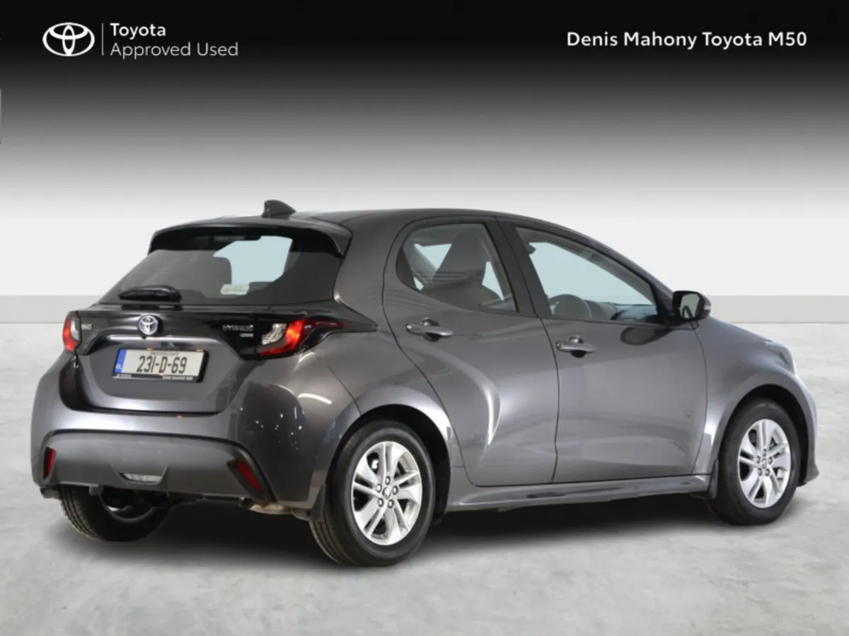 Toyota Yaris Hybrid Luna - Image 2
