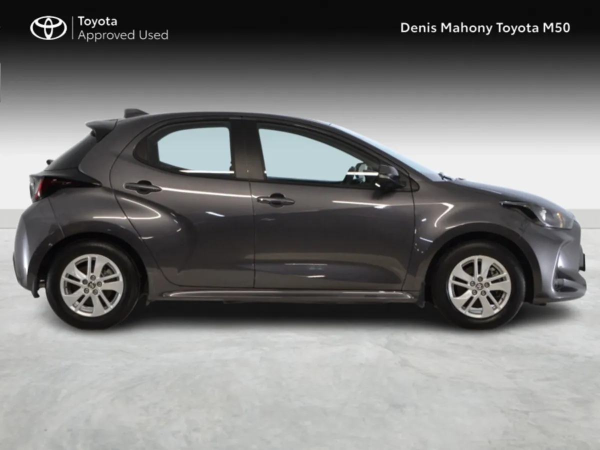 Toyota Yaris Hybrid Luna - Image 3
