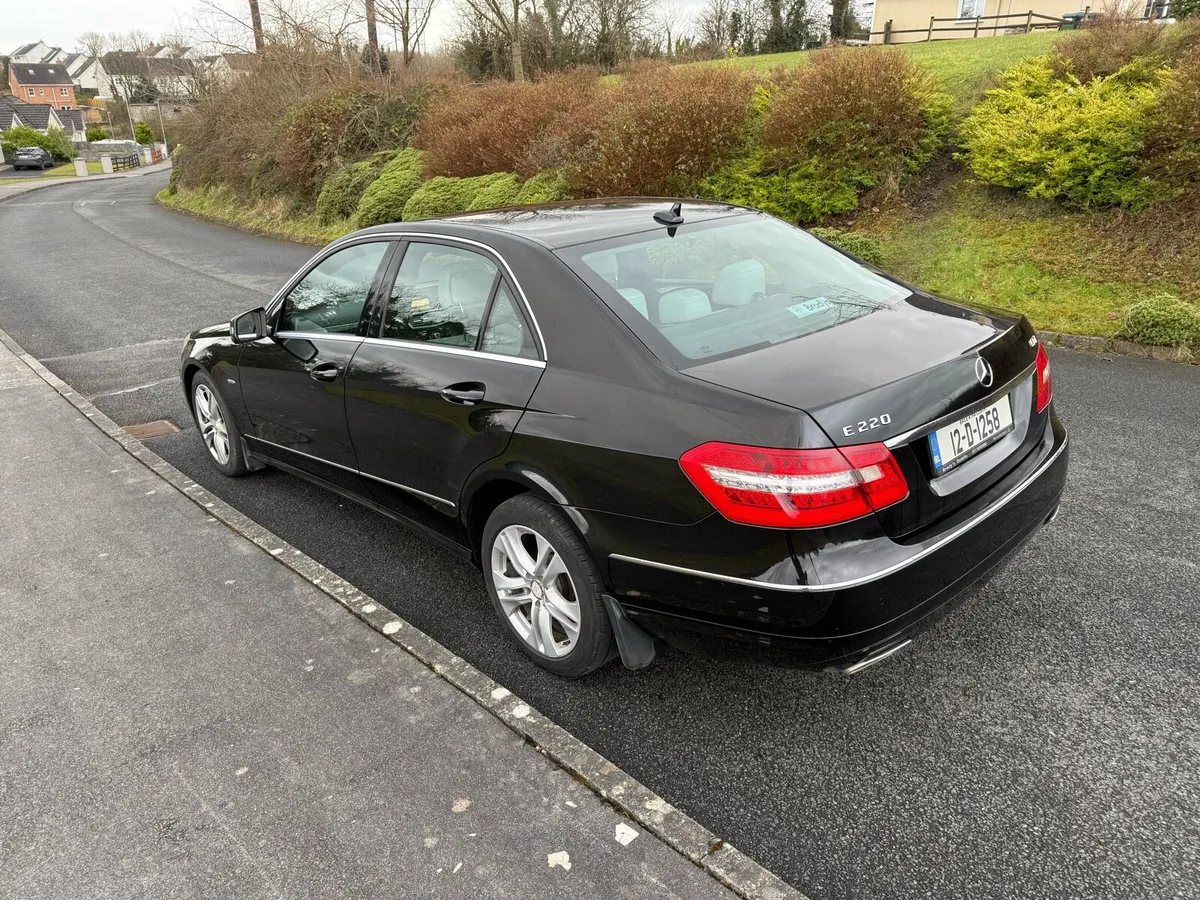 Mercedes E220 Avangarde Auto/Top spec/New nct - Image 4