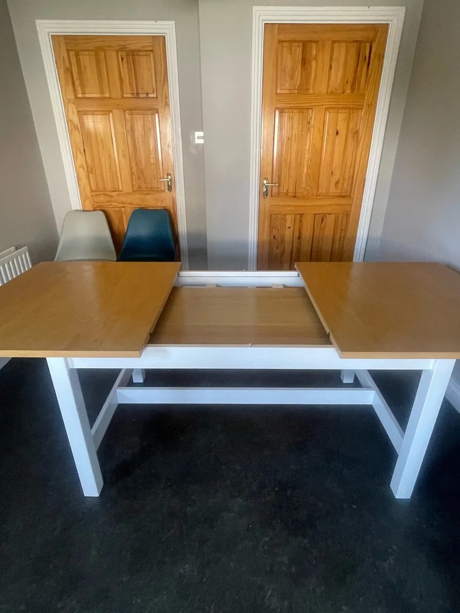 Dining room table - Image 4