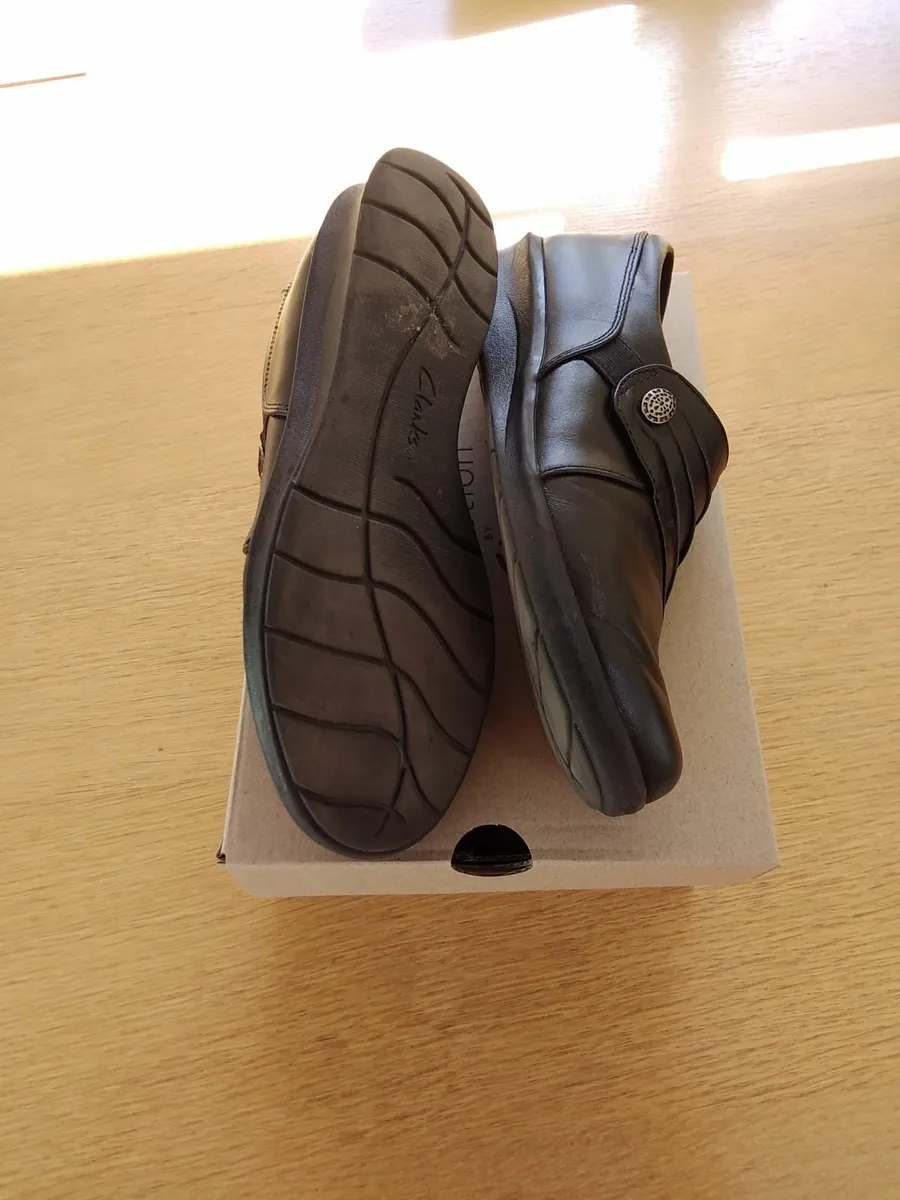 Womens black shoes - Image 2