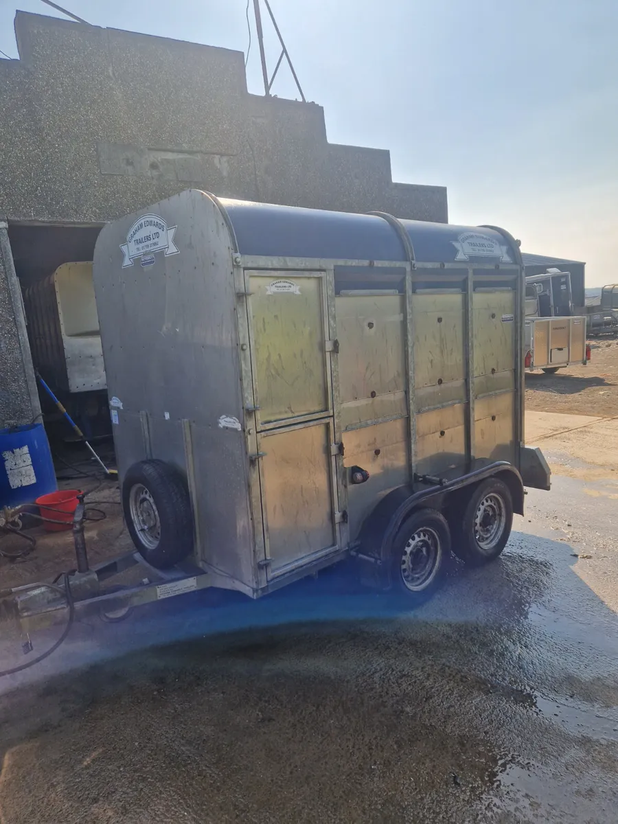 8x5 livestock trailer - Image 1