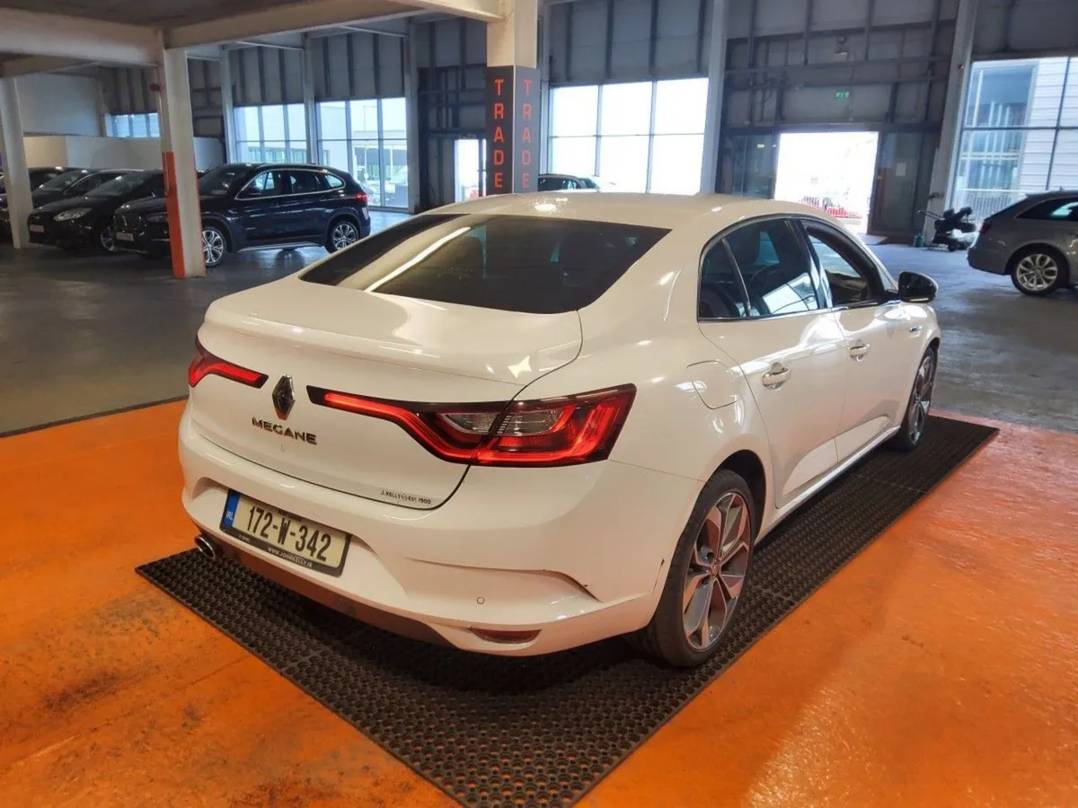 Renault Megane 1.5 dCi 110 Signature - Image 3