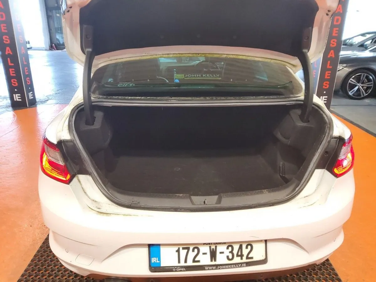 Renault Megane 1.5 dCi 110 Signature - Image 4