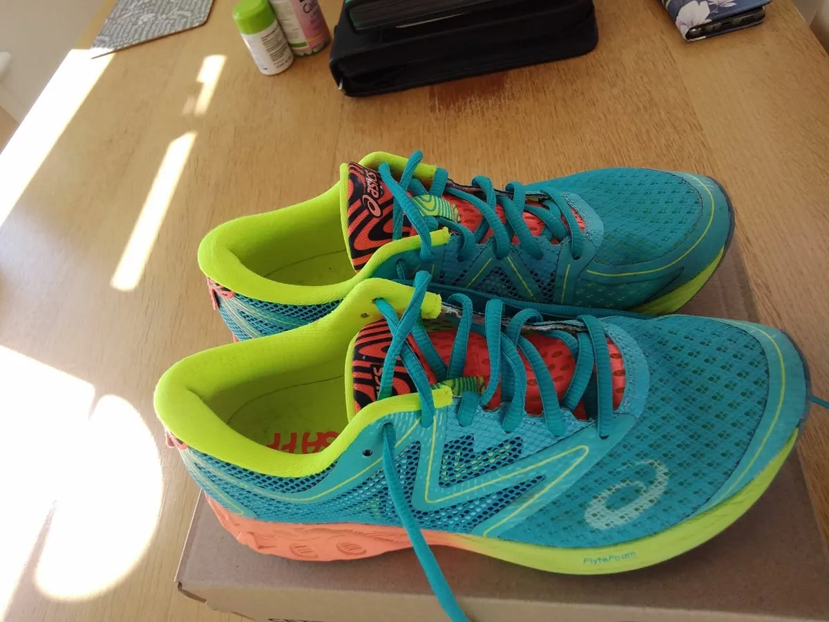 Women's Asics Trainers - Image 1