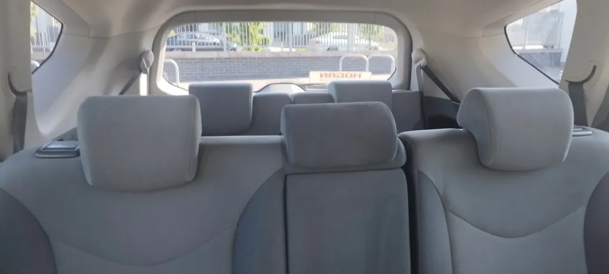 Toyota Prius 2013 - Image 1