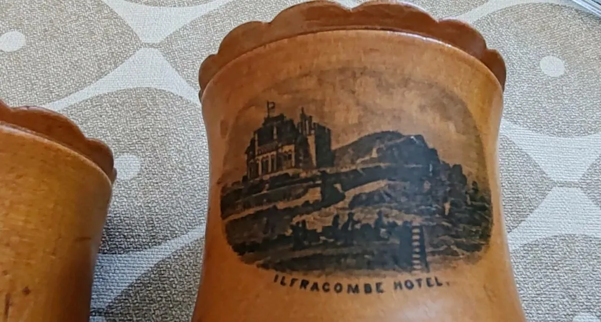 2 vintage Mauchline Ware napkin rings - Image 4