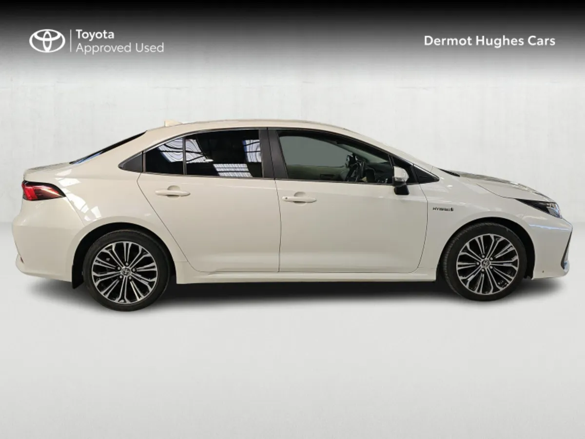 Toyota Corolla HYBRID LUNA SPORT - Image 3