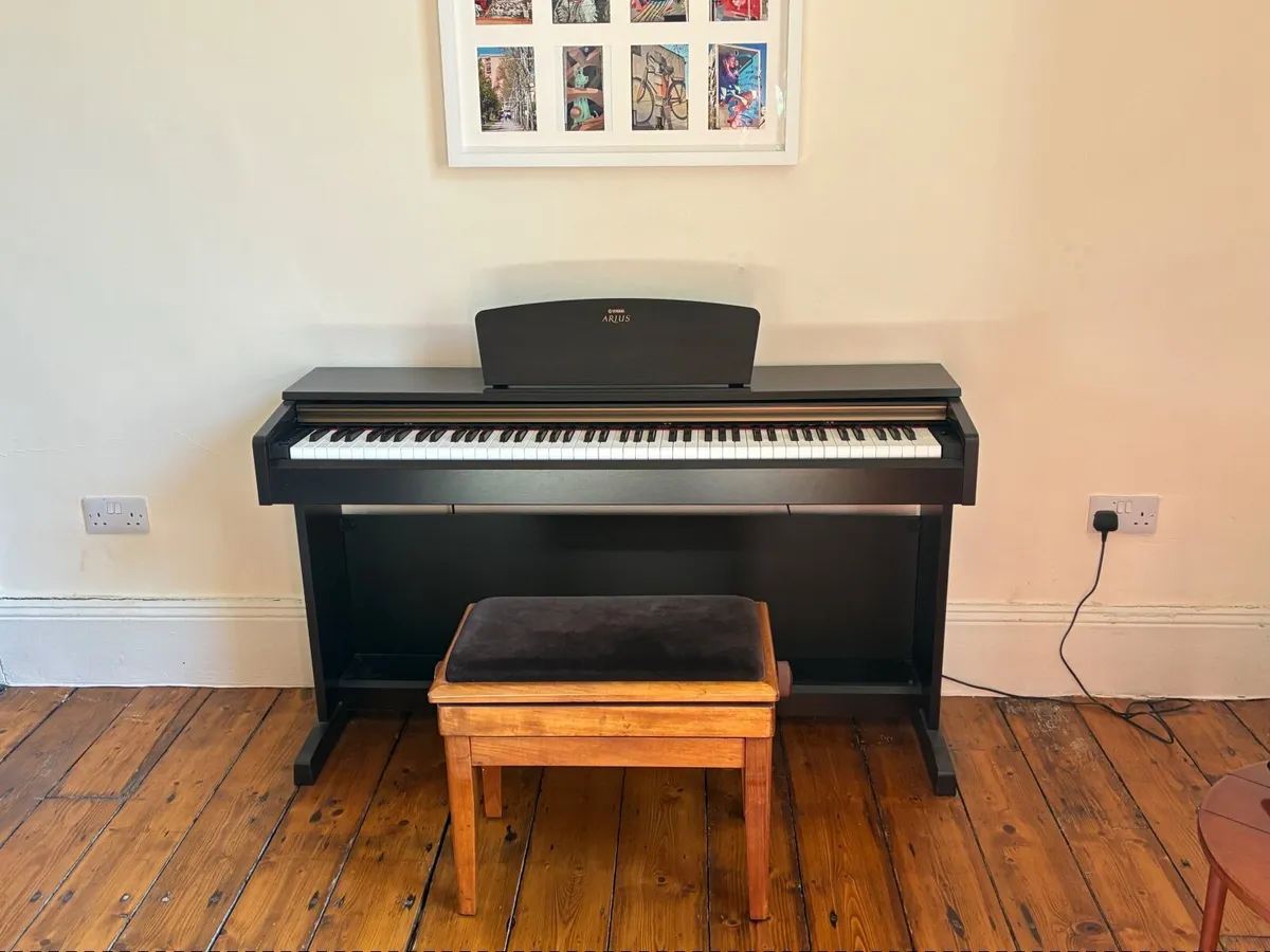 Yamaha arius piano - Image 3