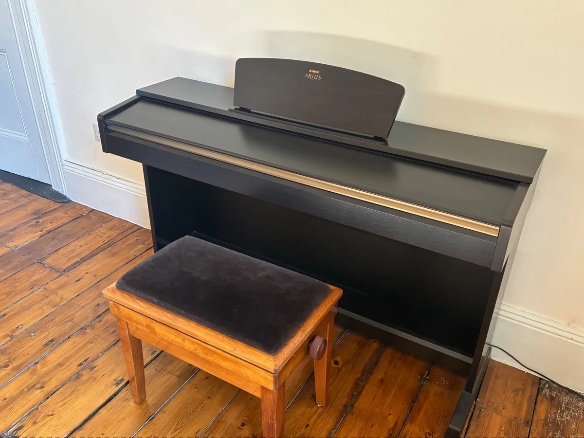 Yamaha arius piano - Image 4