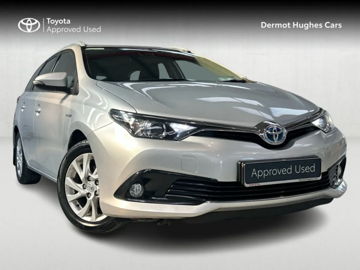 Toyota Auris HYBRID LUNA TOURING SPORT - Image 1