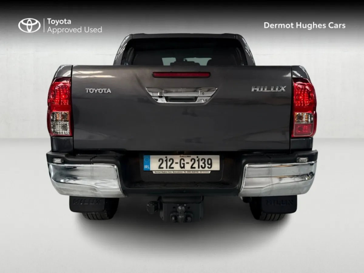 Toyota Hilux 2.4 - Image 4