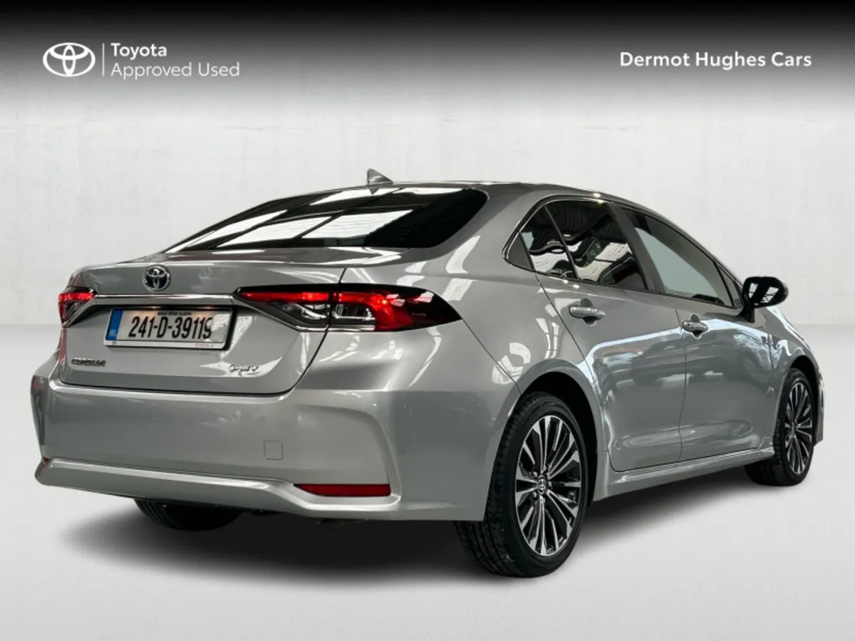 Toyota Corolla COROLLA SALOON LUNA SPORT - Image 2
