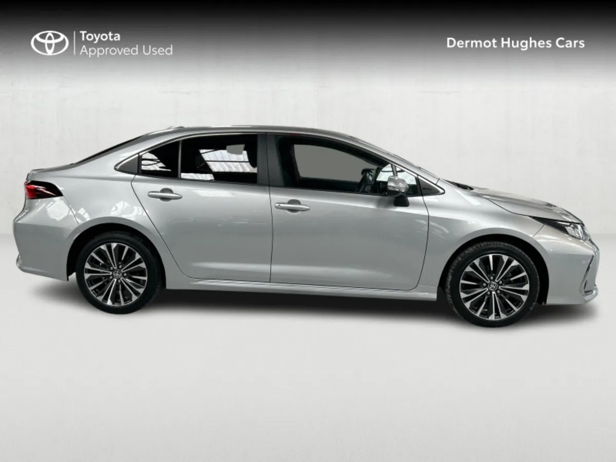 Toyota Corolla COROLLA SALOON LUNA SPORT - Image 3