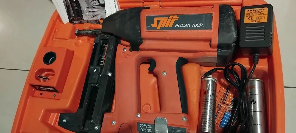 Spit Pulsa 700P Concrete and Steel Nailer - Image 3