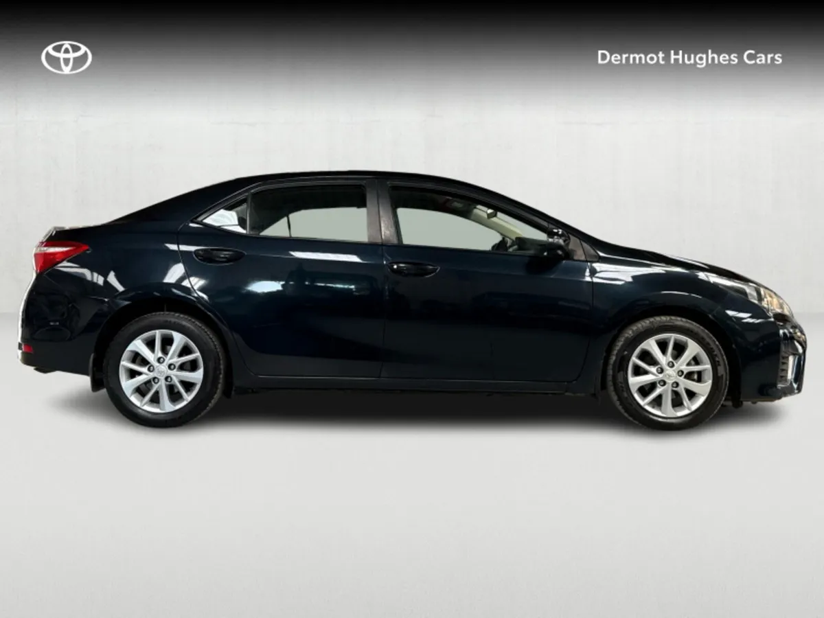 Toyota Corolla COROLLA 1.4D-4D AURA - Image 3