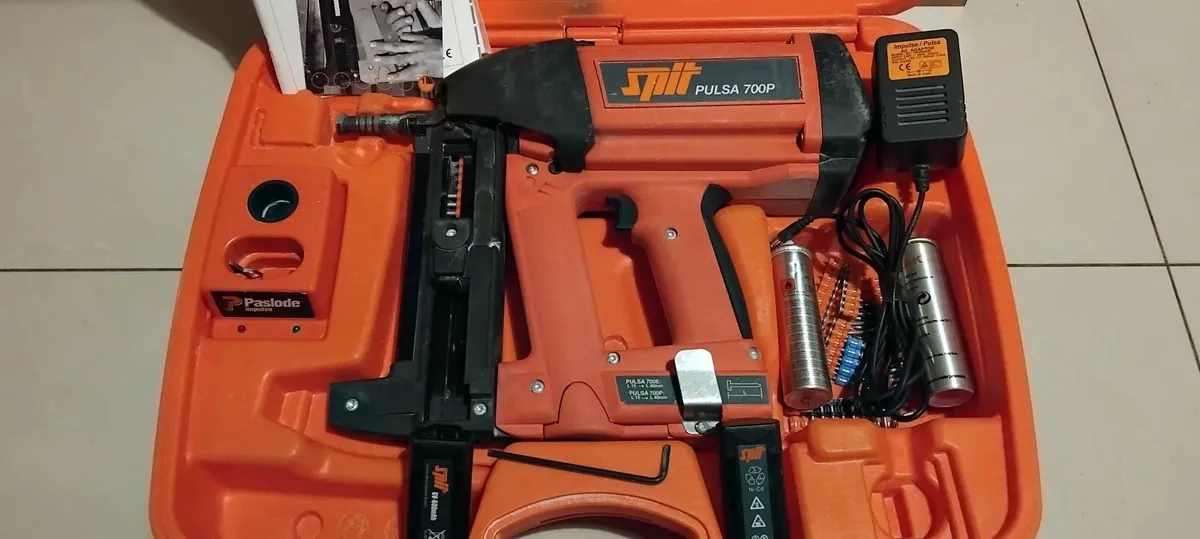 Spit Pulsa 700P Concrete and Steel Nailer - Image 1