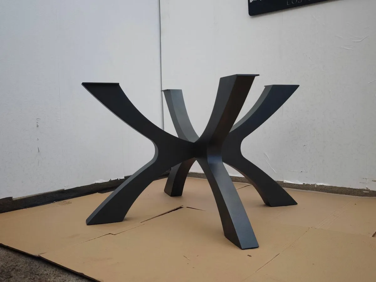 Dining tables - Image 4