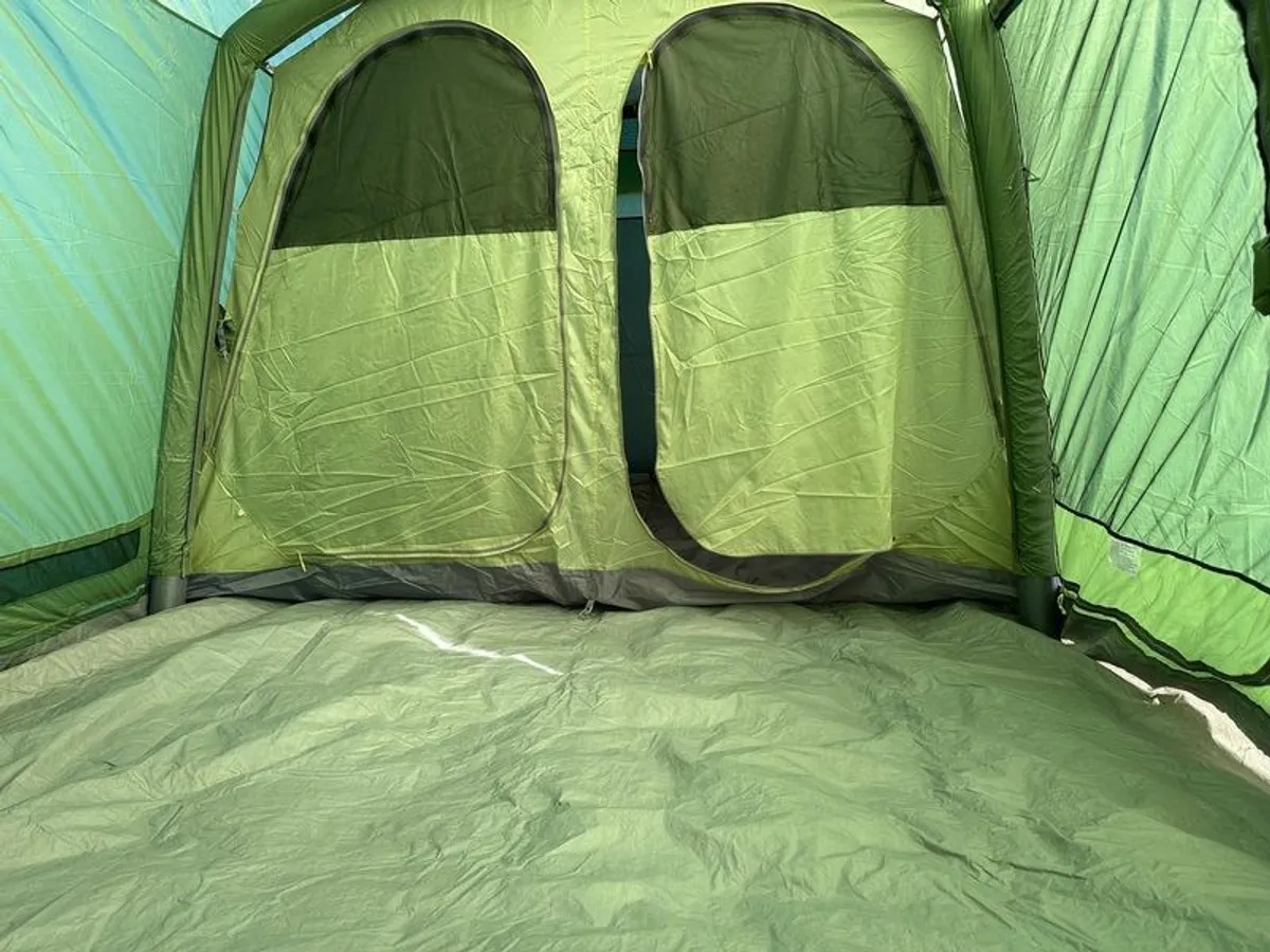 Tent - Image 3