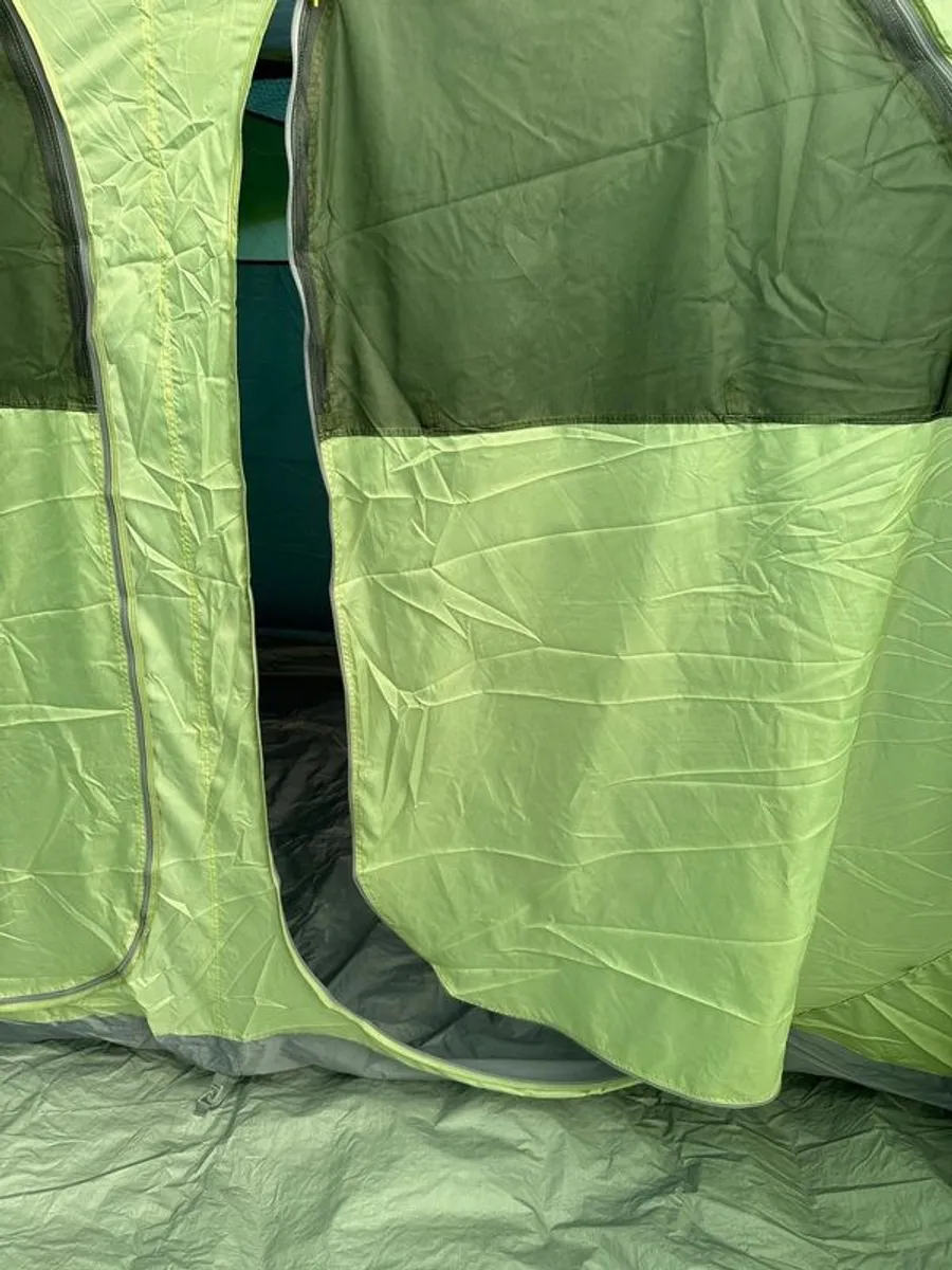 Tent - Image 4