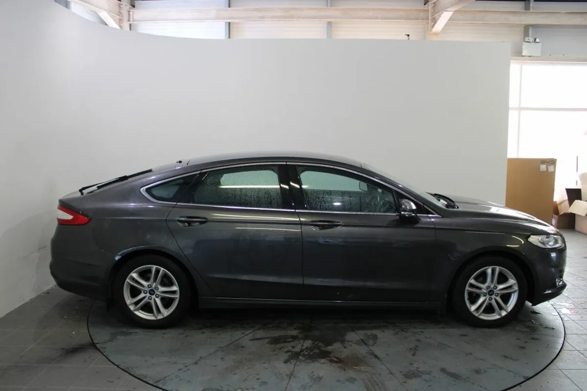 Ford Mondeo 2.0tdci 150PS Zetec Powershift Auto - Image 3