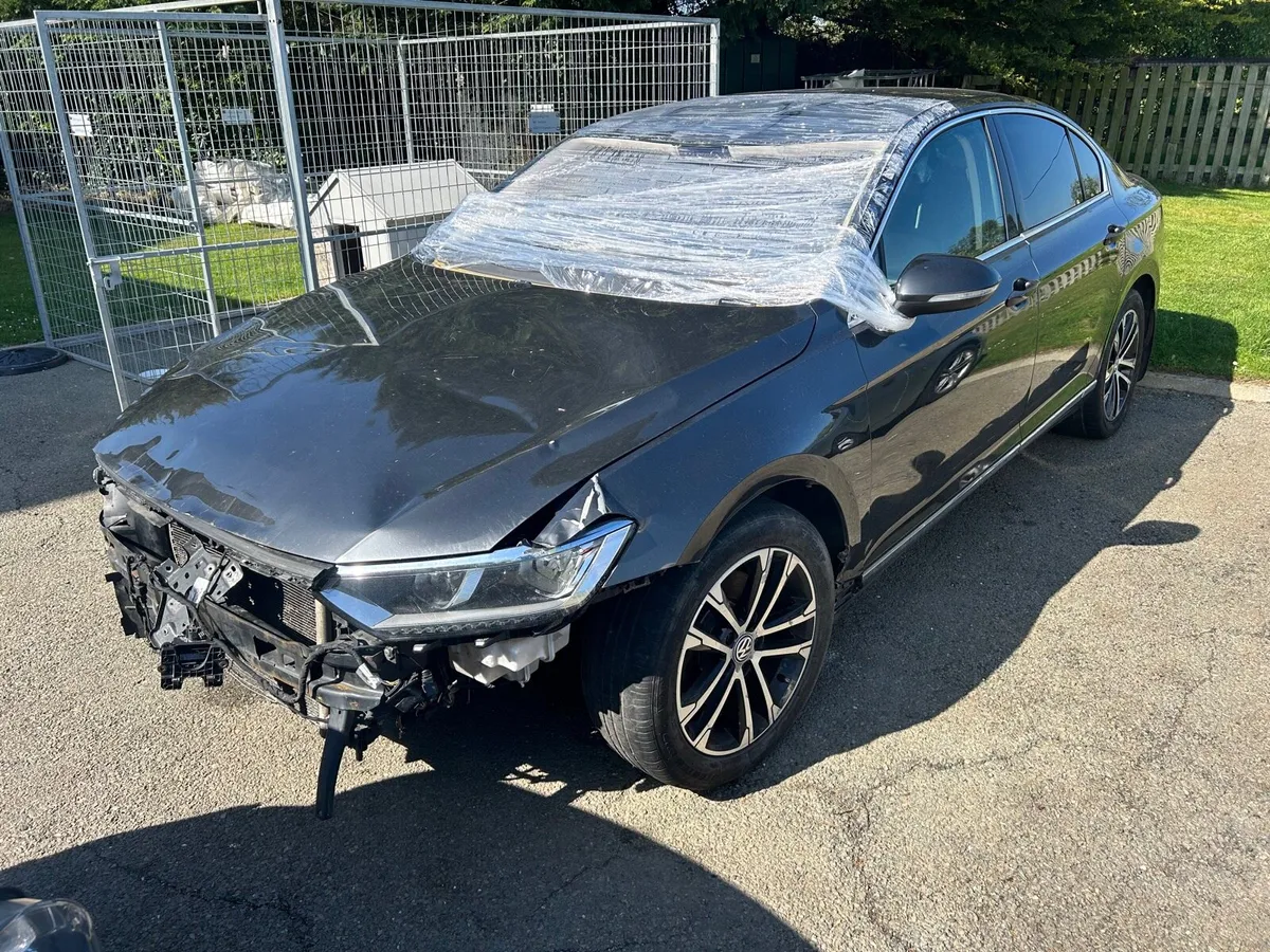 2017 Volkswagen Passat 2.0 HIGHLINE NO CLAIM - Image 4