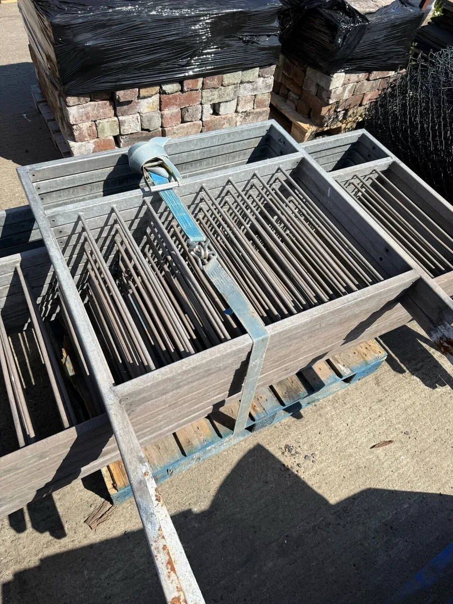 Galvanised railings - Image 1