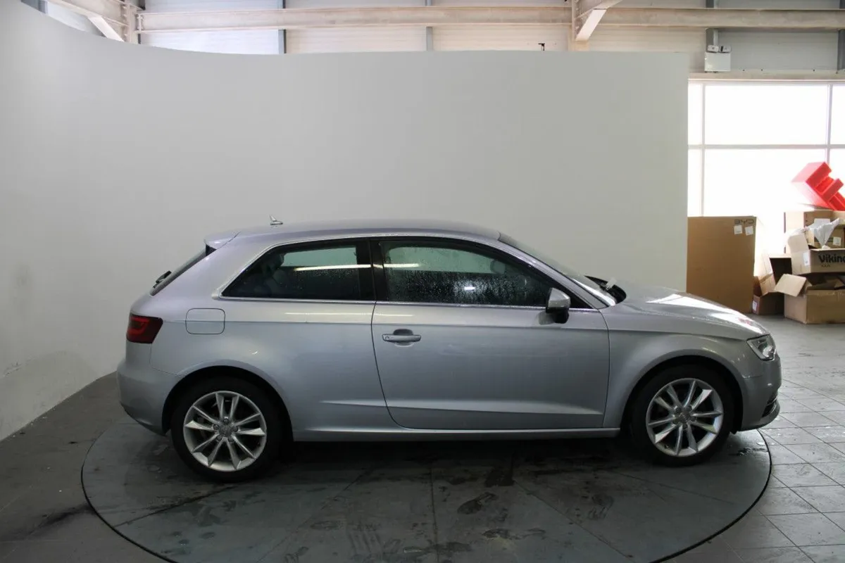 Audi A3 1.6 TDI SE 3DR - Image 3