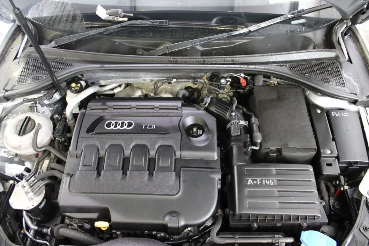 Audi A3 1.6 TDI SE 3DR - Image 4