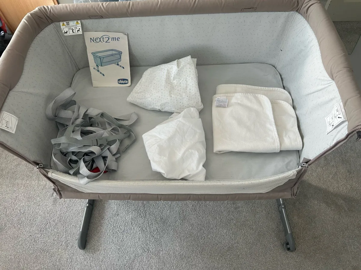Chicco next to me cot - Image 2