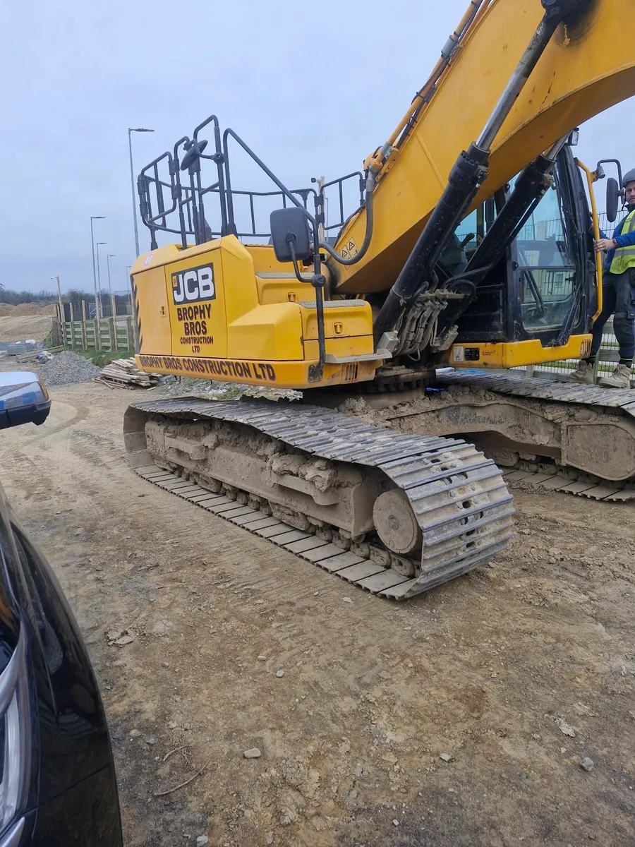 Jcb 220x - Image 1
