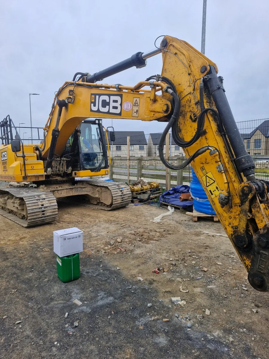Jcb 220x - Image 2