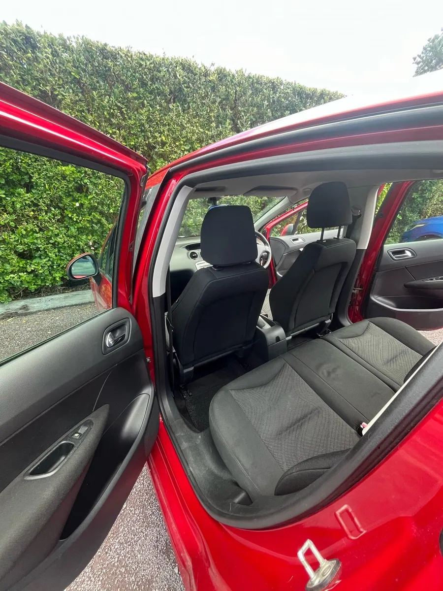 Peugeot 308 Diesel Red 2010 - Image 2