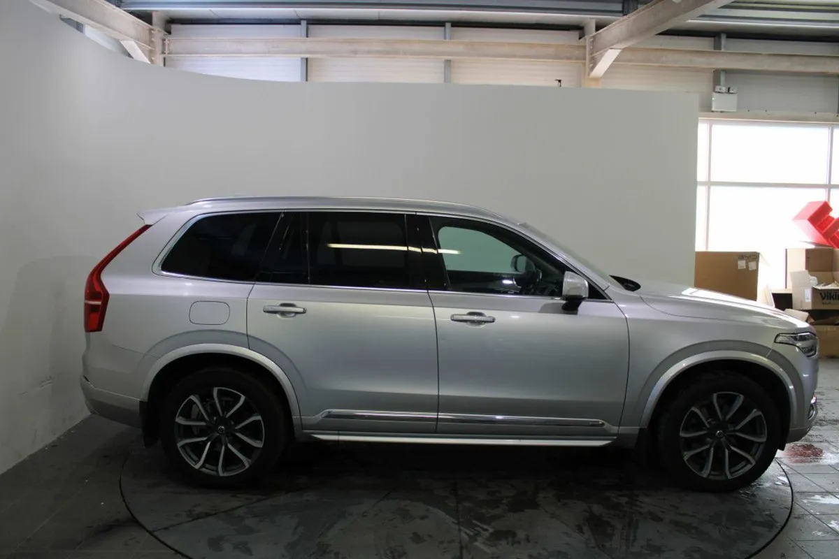 Volvo XC90 D4 (190hp) FWD Inscription Geartronic - Image 3