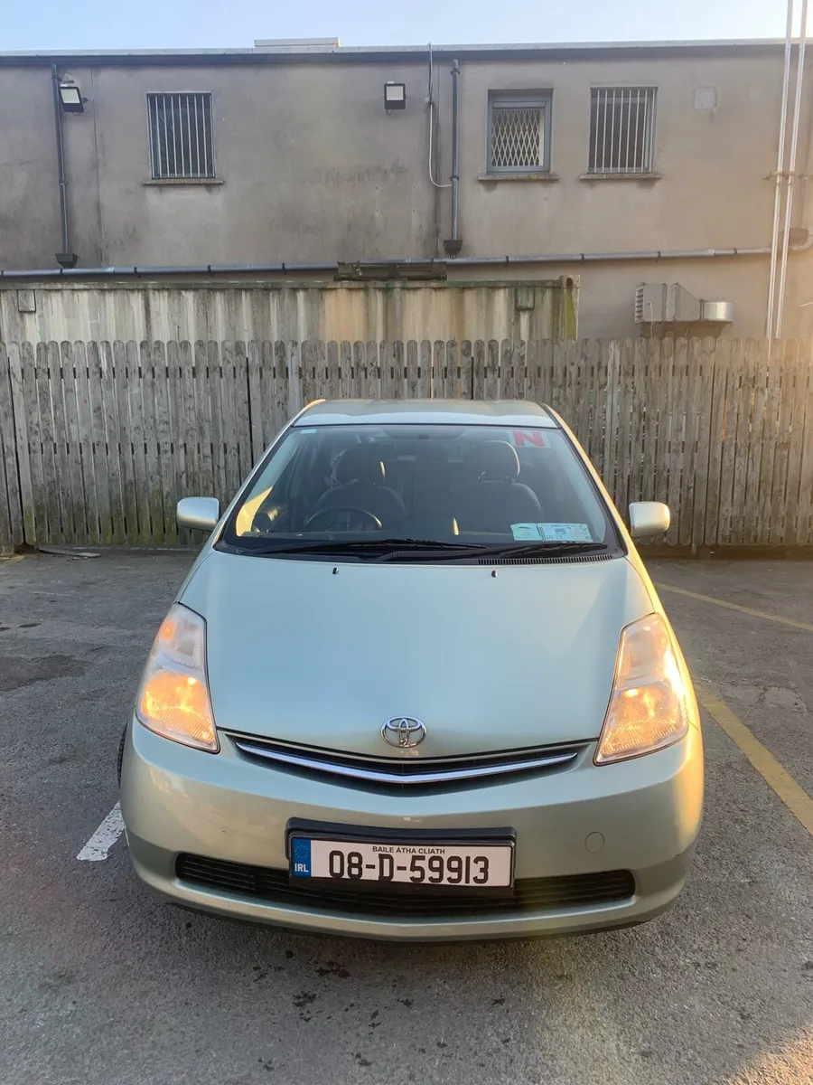 Toyota prius - Image 2