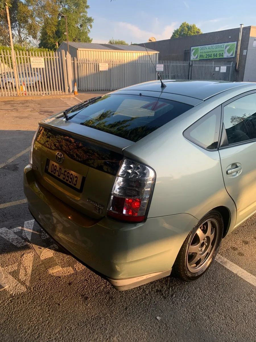 Toyota prius - Image 4