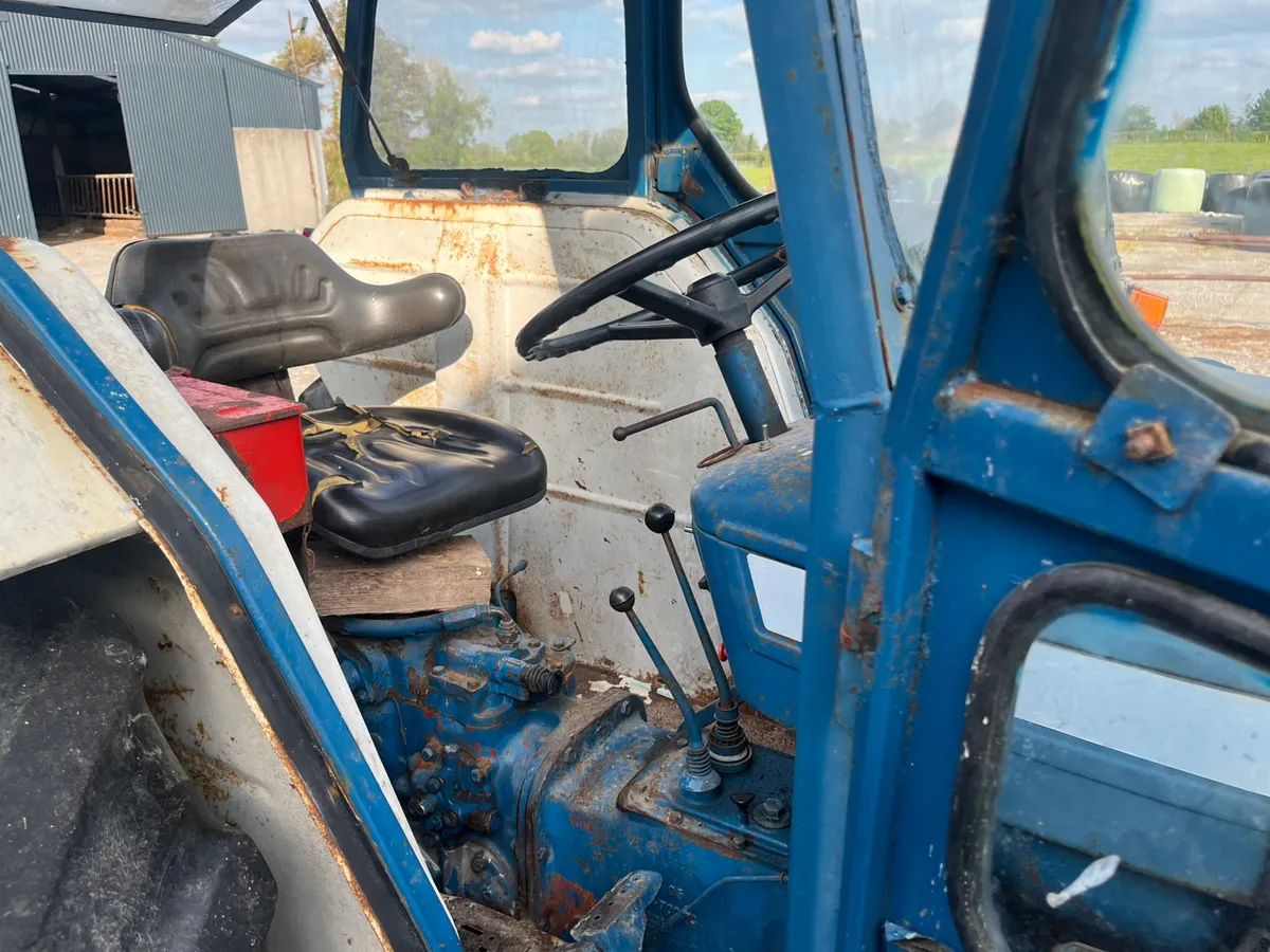Ford 4600 - Image 2