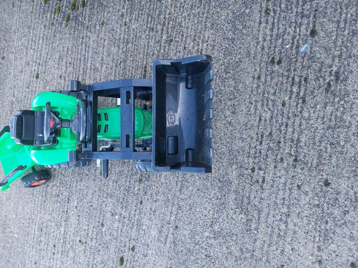 Kids tractor and trailer - Image 2