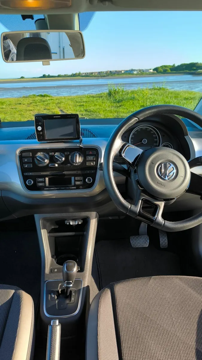 Volkswagen up! 2013 - Image 2