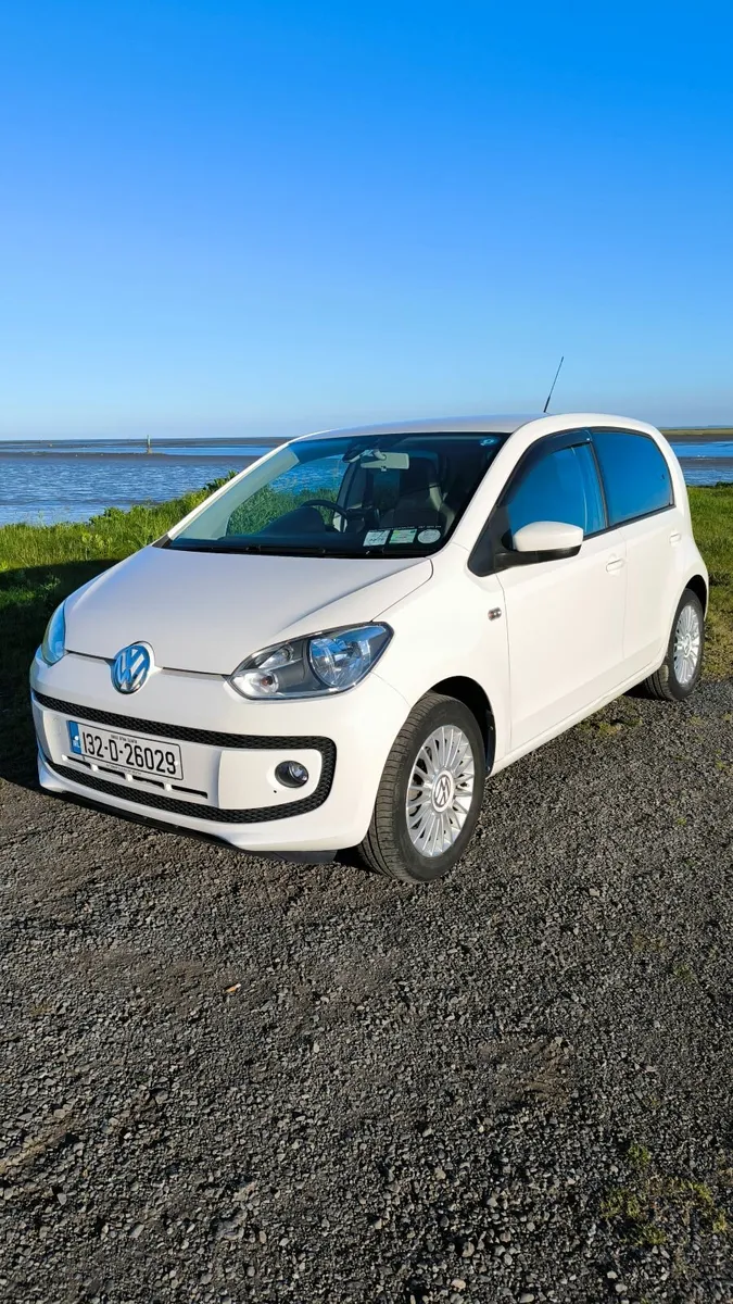 Volkswagen up! 2013 - Image 1