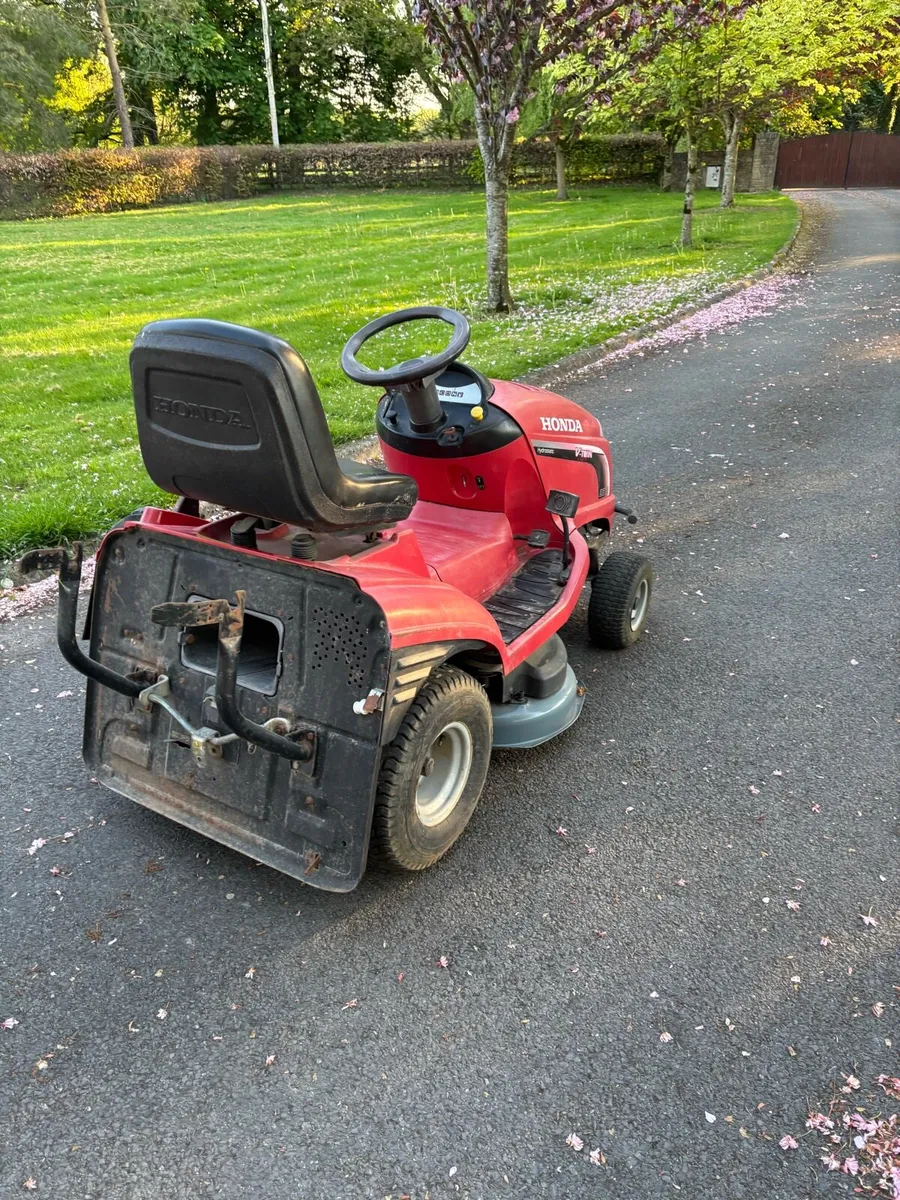 Honda petrol mower - Image 3