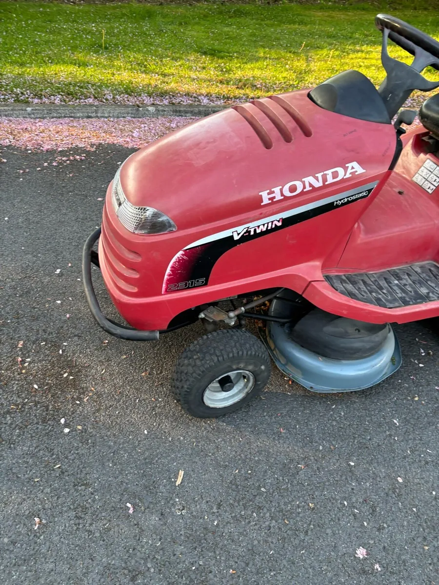 Honda petrol mower - Image 4