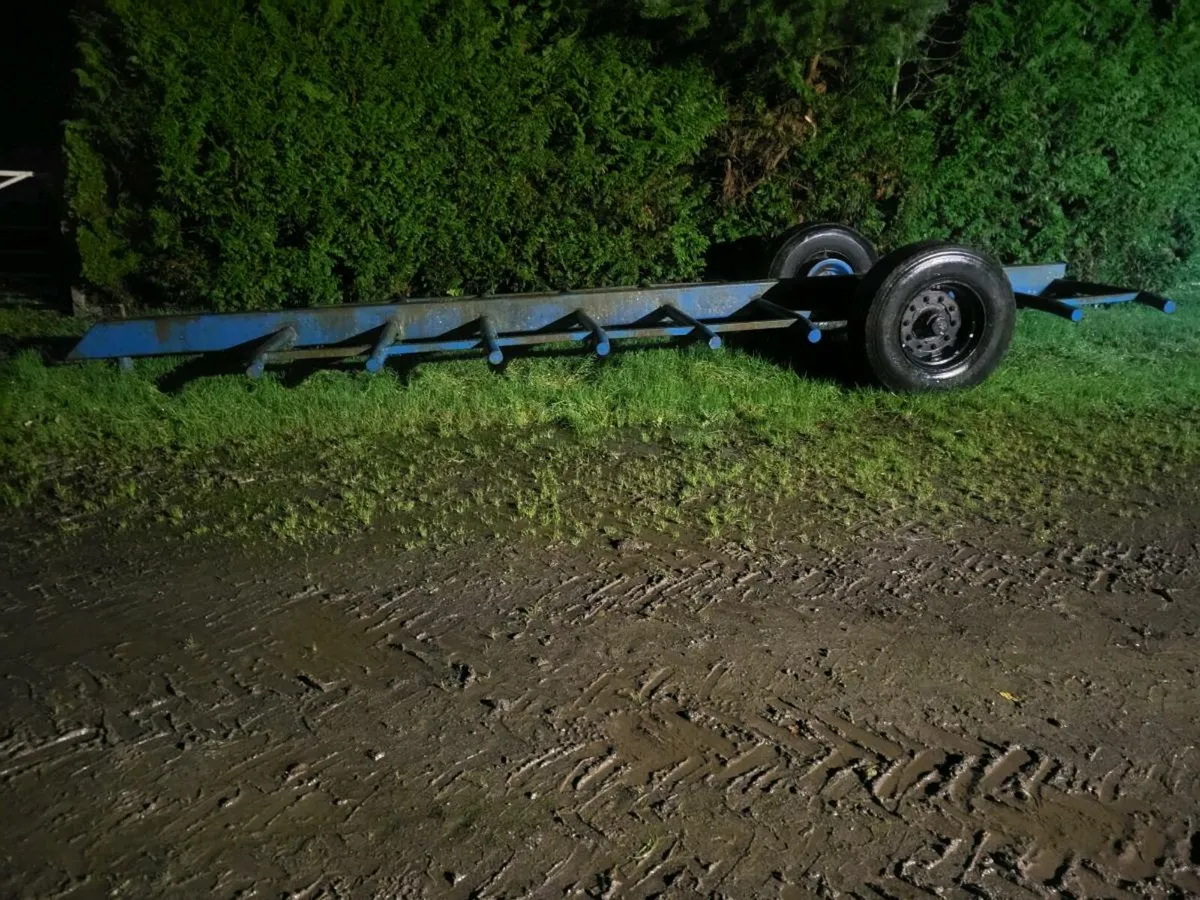 8 bale trailer - Image 1