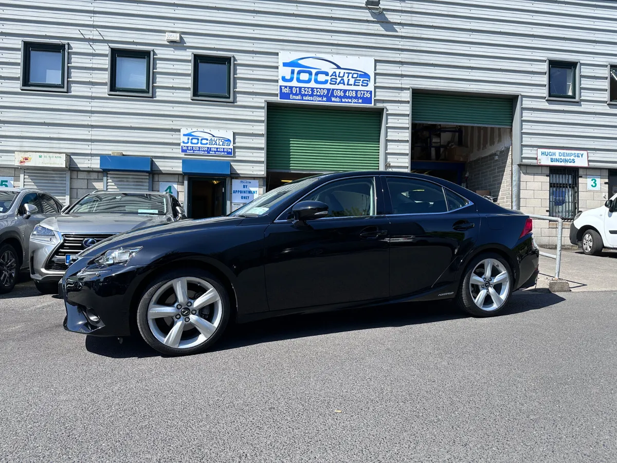 Lexus IS300H Sport, 2016 - Image 2
