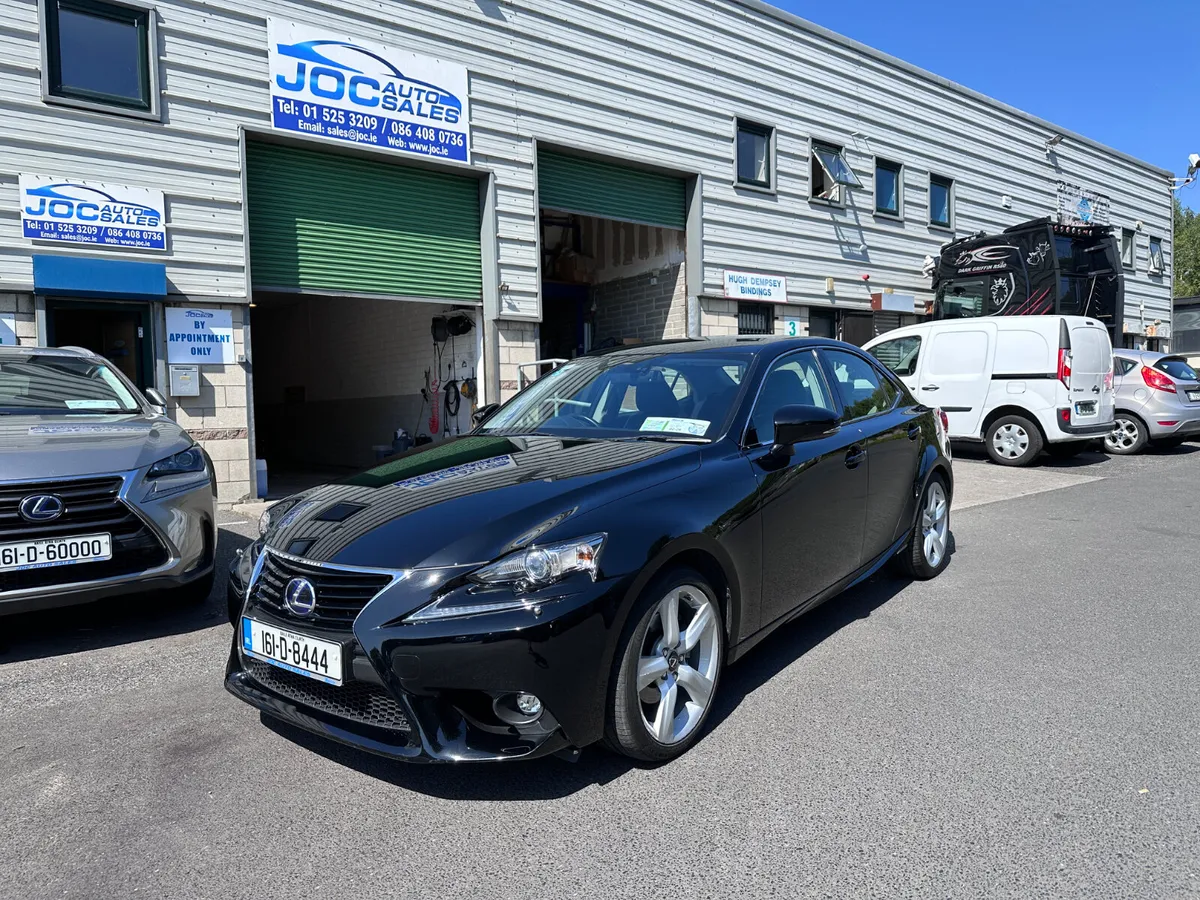 Lexus IS300H Sport, 2016 - Image 3