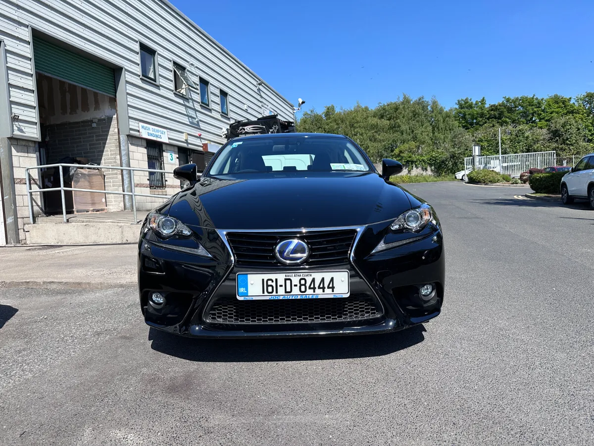 Lexus IS300H Sport, 2016 - Image 4