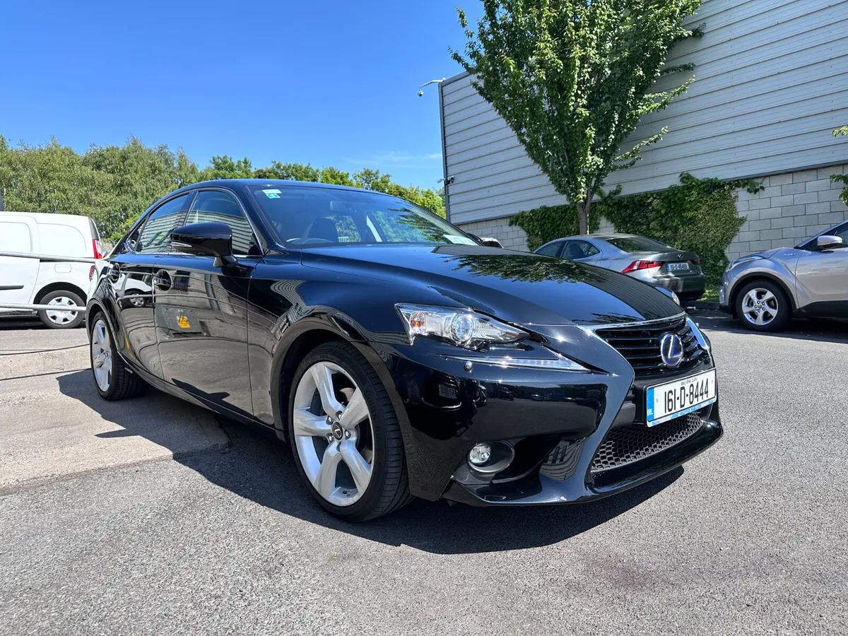Lexus IS300H Sport, 2016 - Image 1