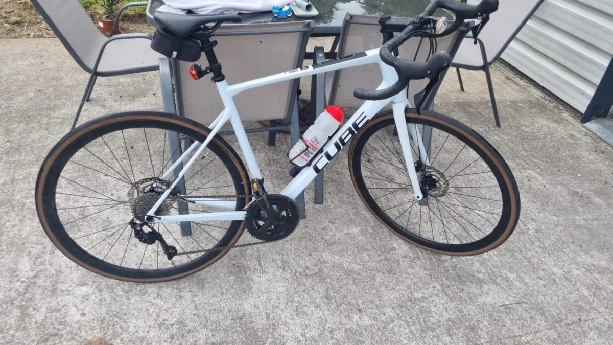 Road Bicycle - Image 1