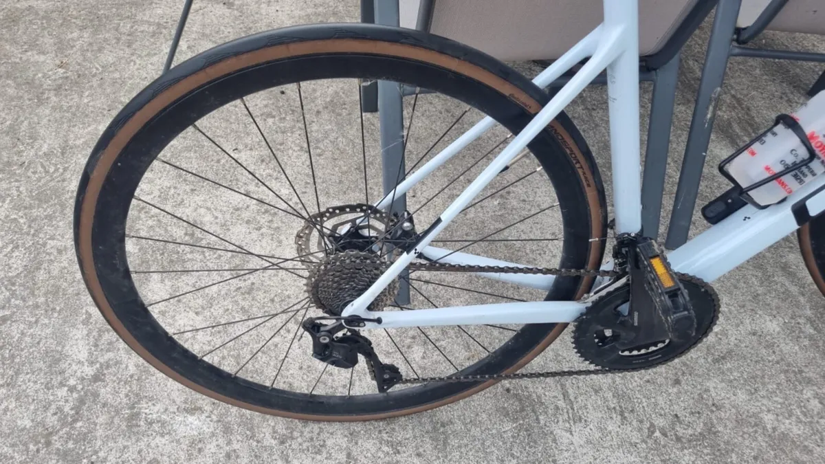Road Bicycle - Image 3