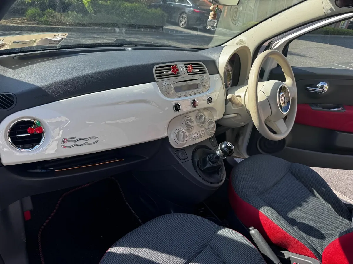 Fiat 500 2015 in immaculate condition -outside and - Image 4